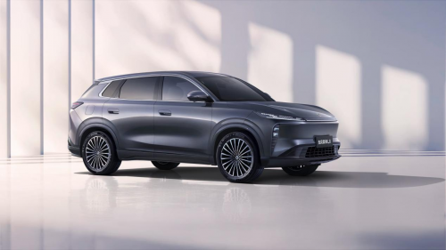 配资114 风神L8挑战行业首次三面连环碰撞测试，以全球标准定义安全新高度